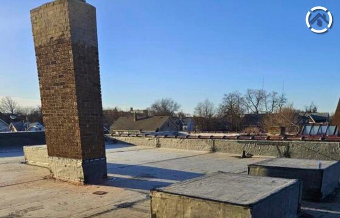 An old EPDM flat roof